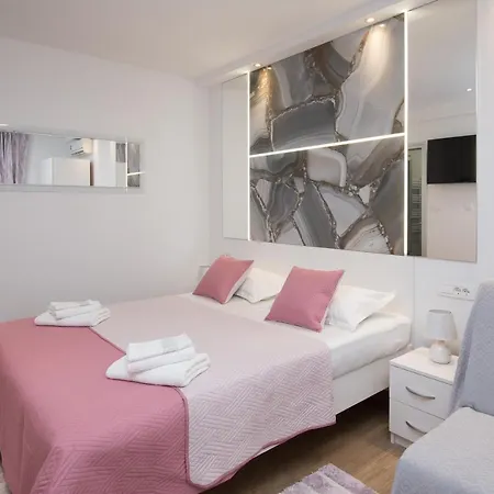 Apartament Cozy Honeymoon&free Parking Available P&r Split