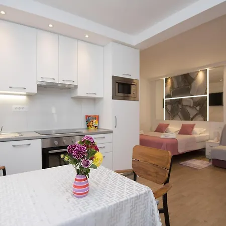 Lejlighed Cozy Honeymoon & Free Parking Available P&r Split