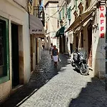 Cozy Honeymoon In The Old Town *