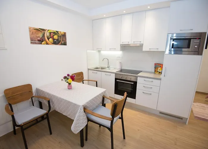 Cozy Honeymoon Apartment In The Old Town Split