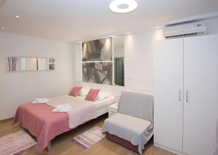 Lägenhet Cozy Honeymoon Apartment In The Old Town