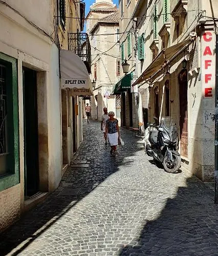 Cozy Honeymoon Apartment In The Old Town *