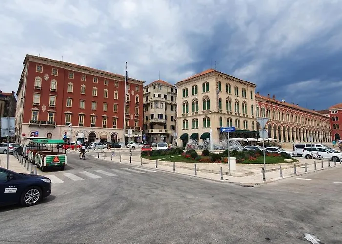 Cozy Honeymoon Apartment In The Old Town
