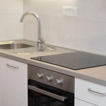 Cozy Honeymoon & Free Parking Available P&r * Split