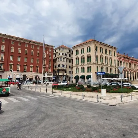 Cozy Honeymoon & Free Parking Available P&r